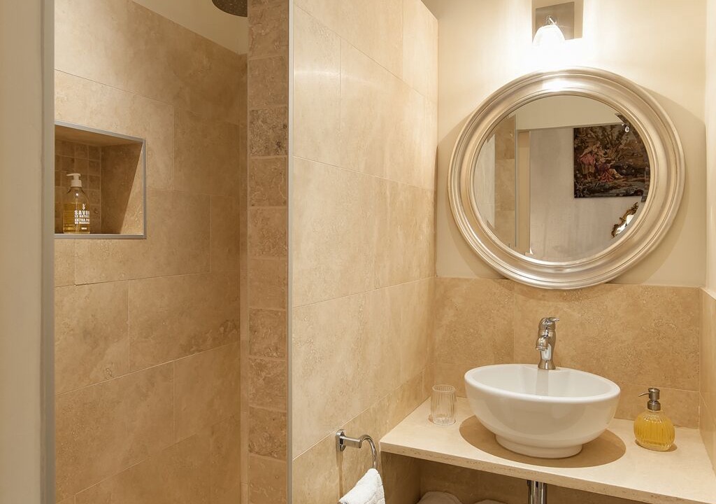 Photo of Bathroom in St.-Remy-de-Provence