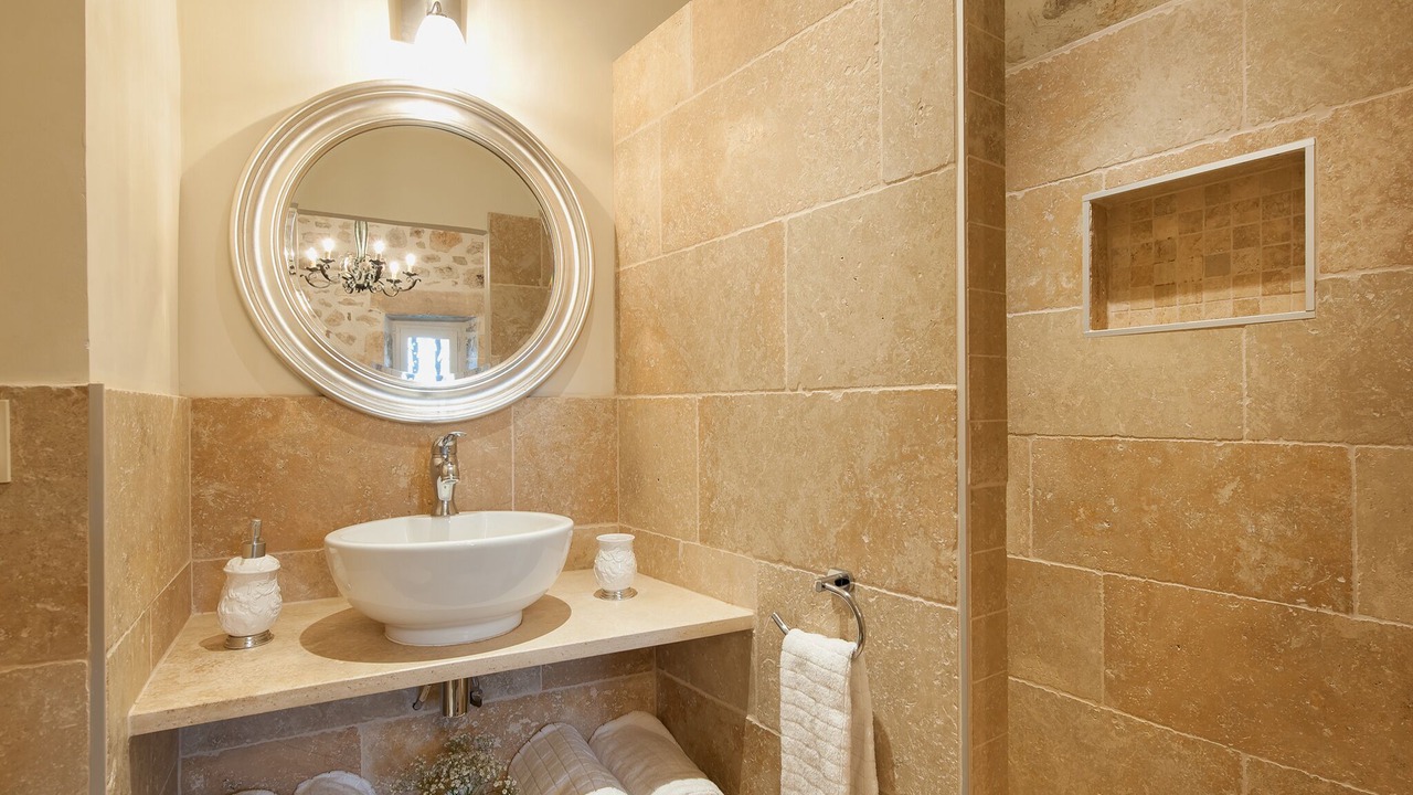 Photo of Bathroom in St.-Remy-de-Provence