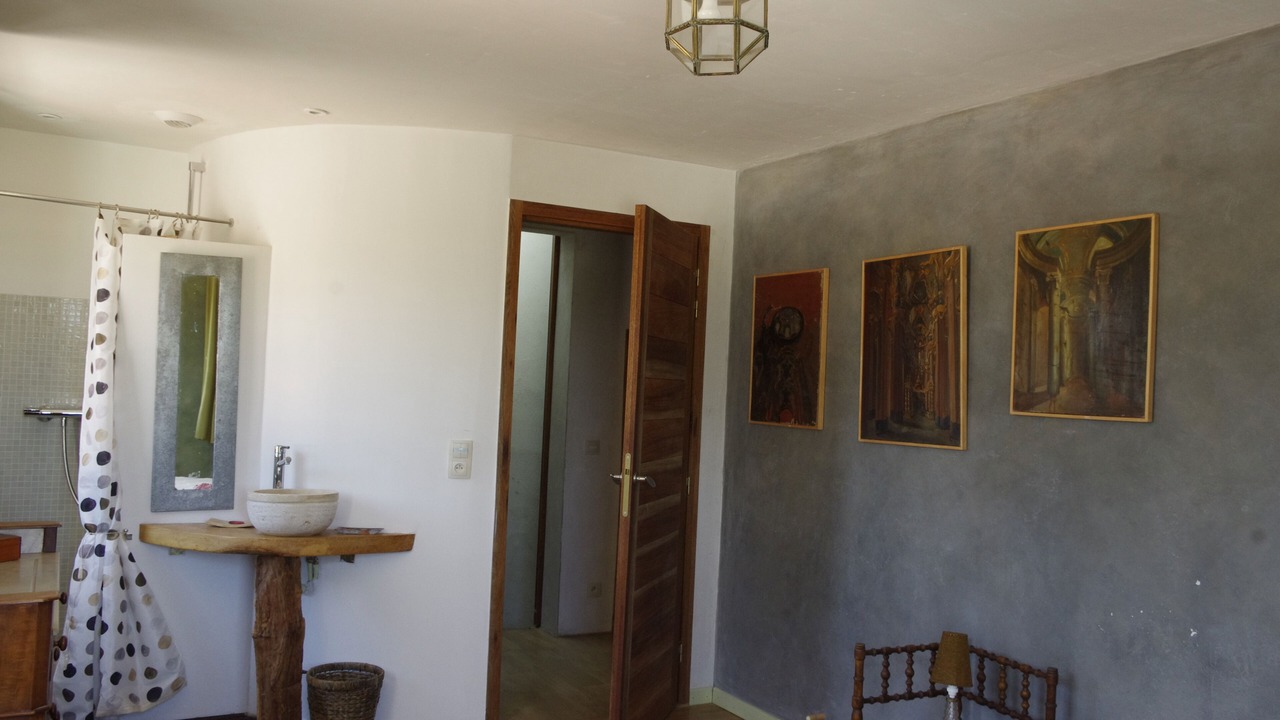 Photo of Bedroom in Jouques