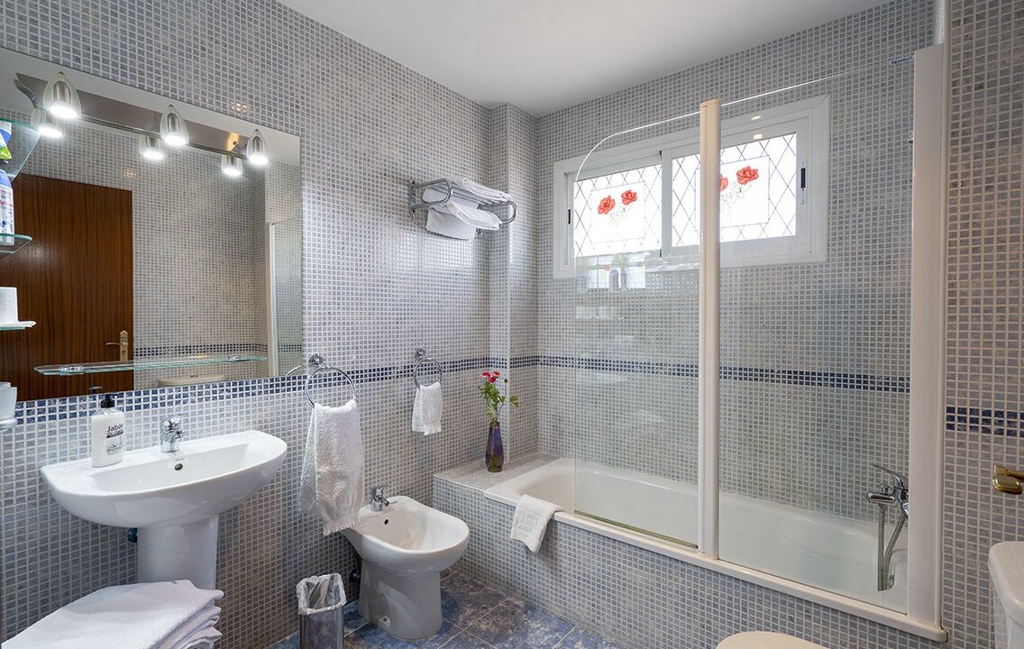 Photo of Bathroom in Montesol