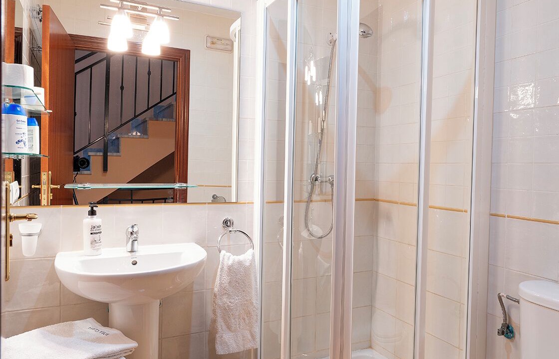 Photo of Bathroom in Montesol