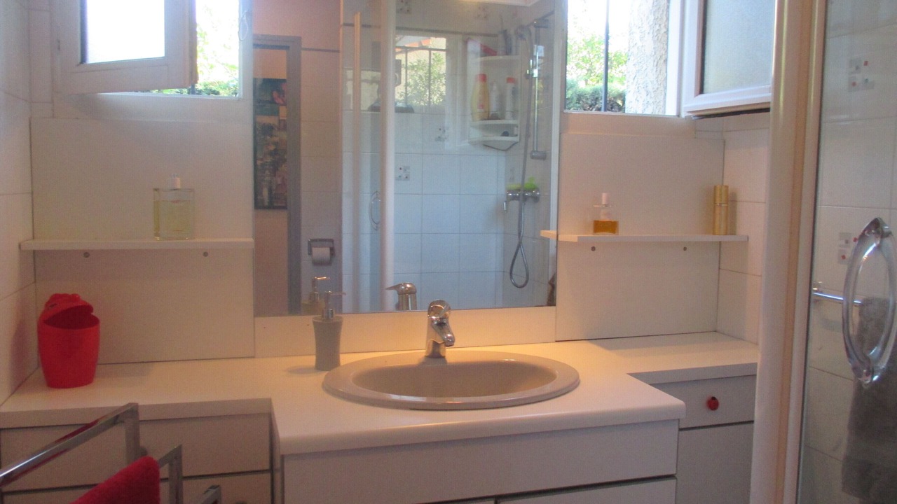 Photo of Bathroom in Montfavet