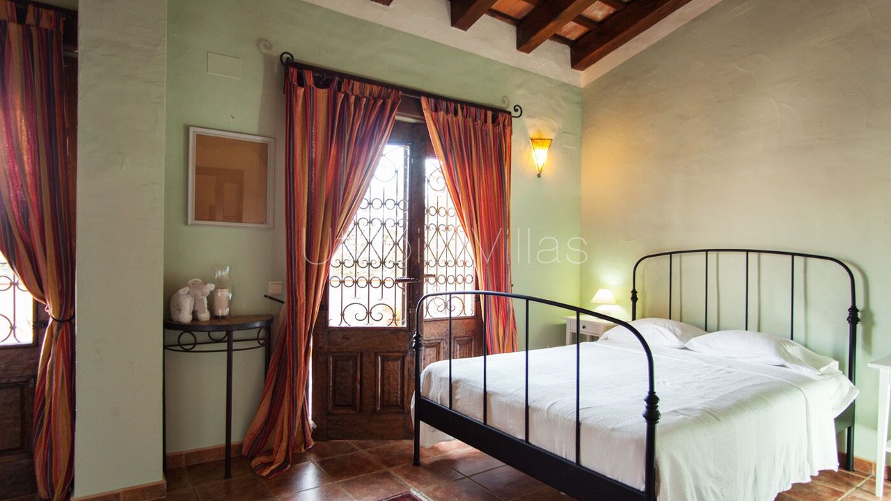 Photo of Bedroom in Quint Mar