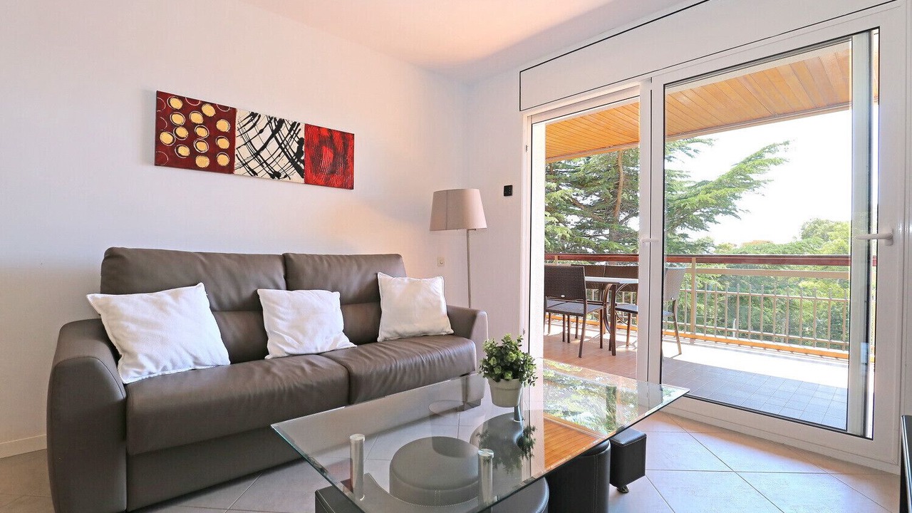Photo of Livingroom in Roses Town Center