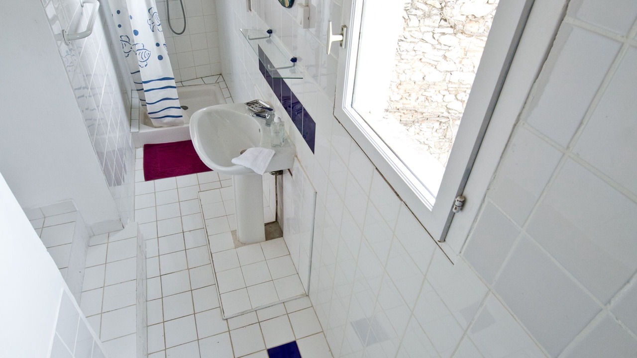 Photo of Bathroom in Saint-Maximin