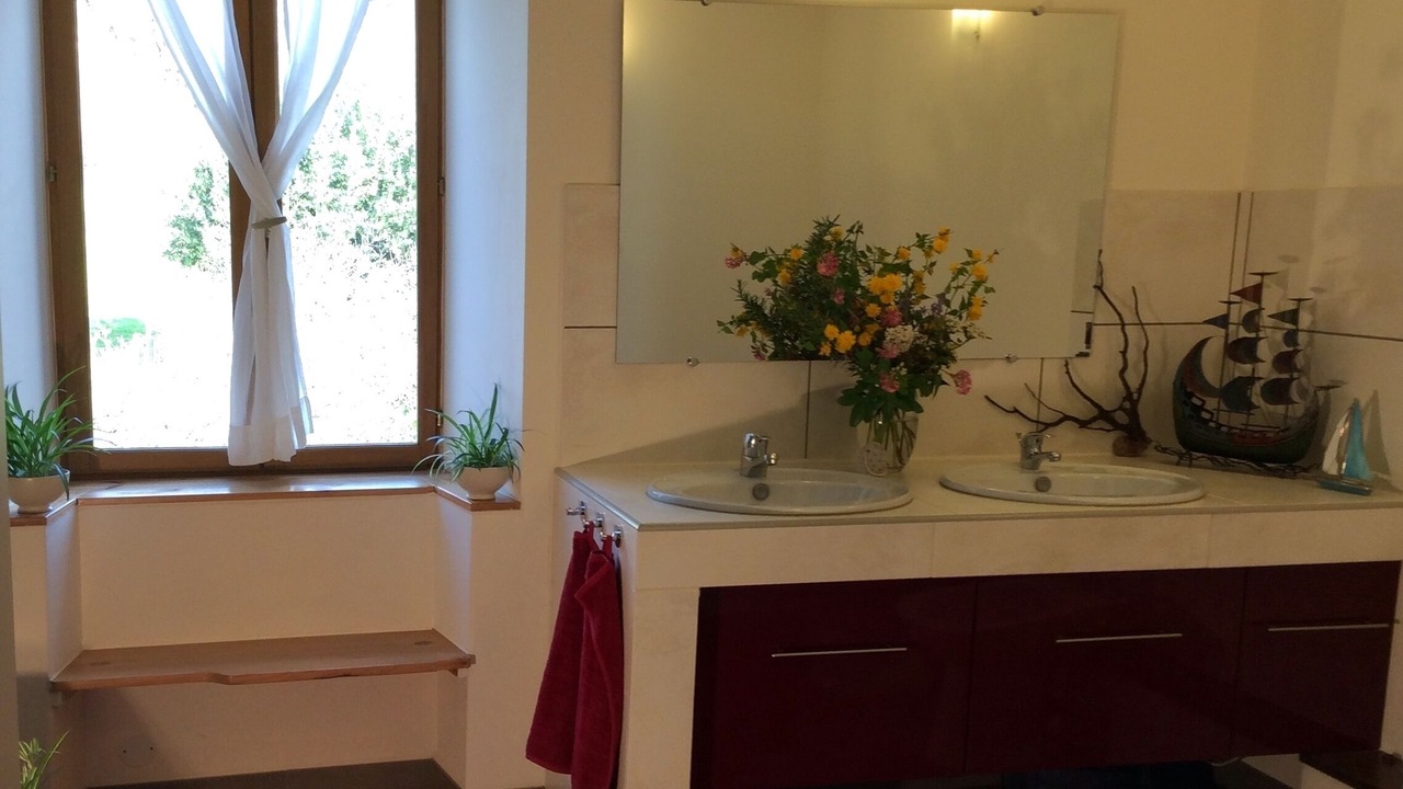Photo of Bathroom in Brousse-le-Chateau