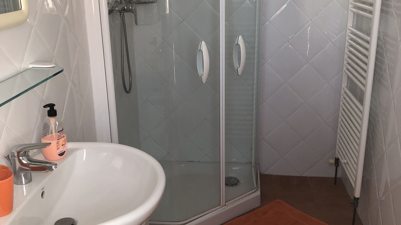 Photo of Bathroom in Palau-Saverdera
