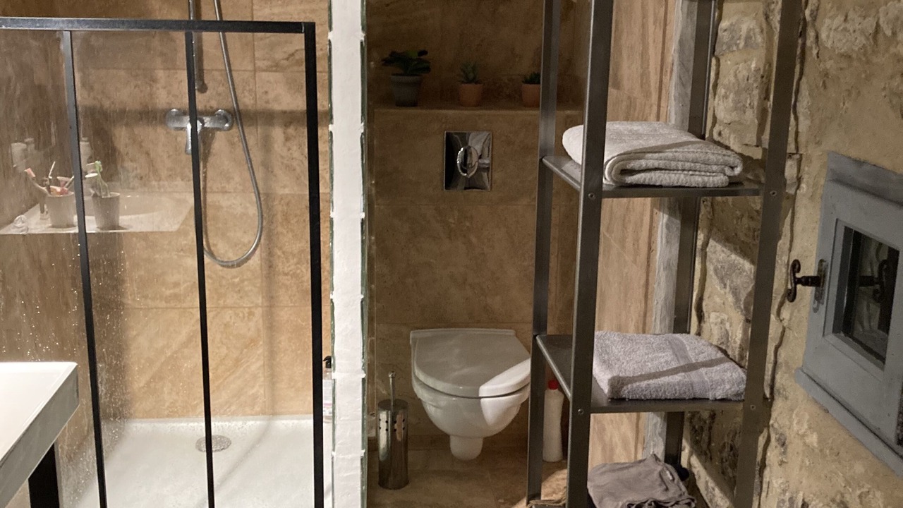 Photo of Bathroom in Arpaillargues-et-Aureillac