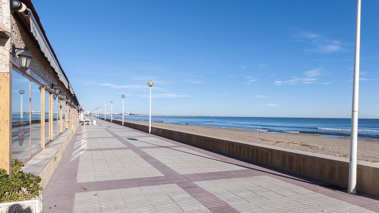 Photo of Others in Daimuz
