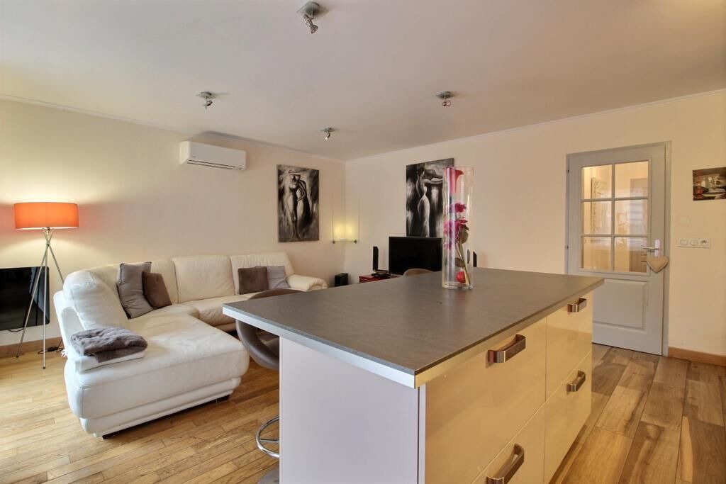 Photo of Livingroom in Etrembieres