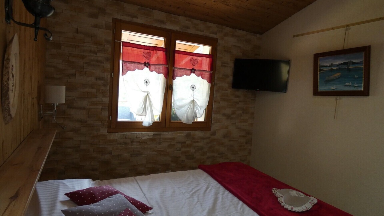 Photo of Bedroom in Thones