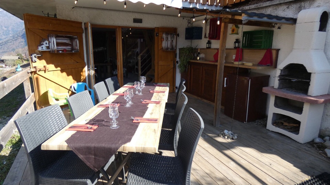 Photo of Outdoor in Thones