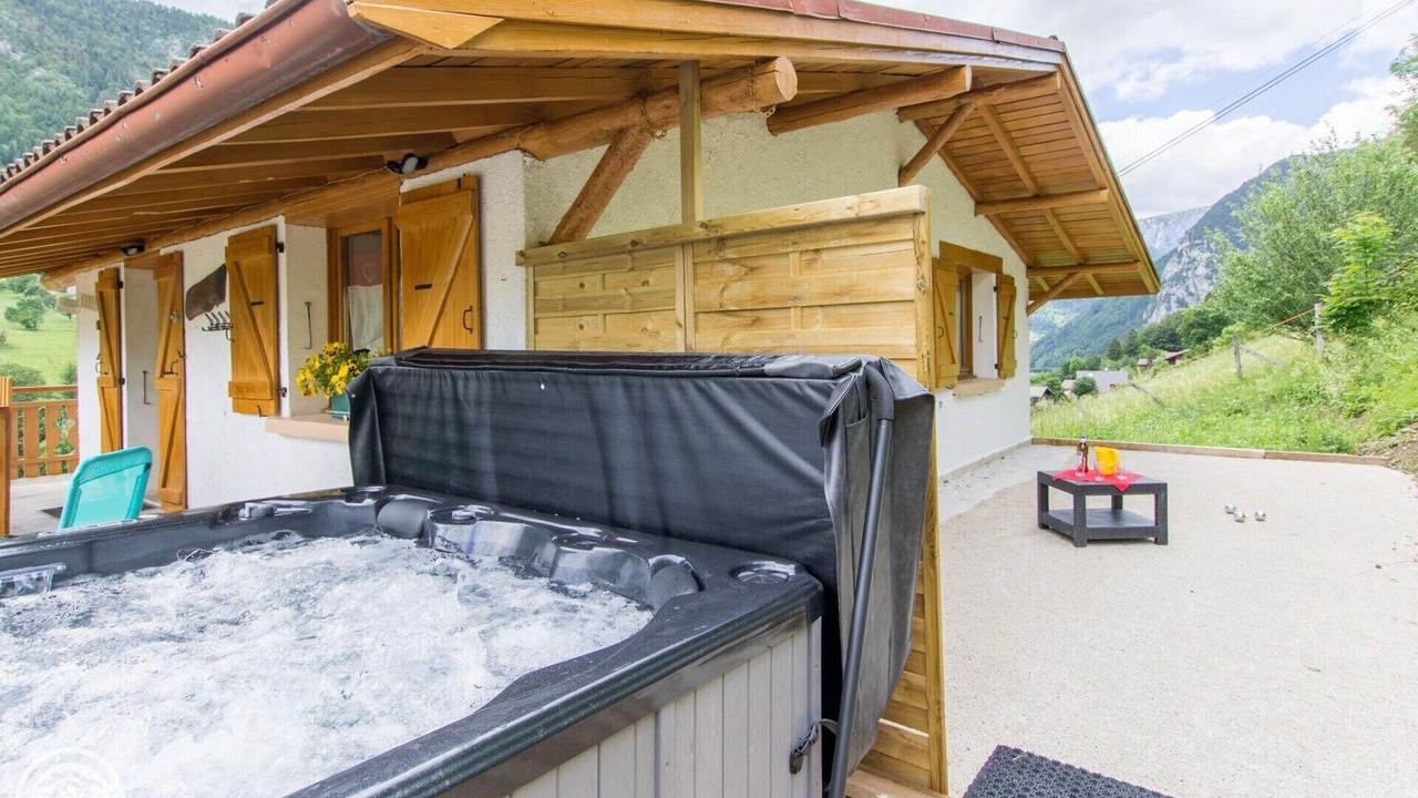 Photo of Patio Balcony in Thones
