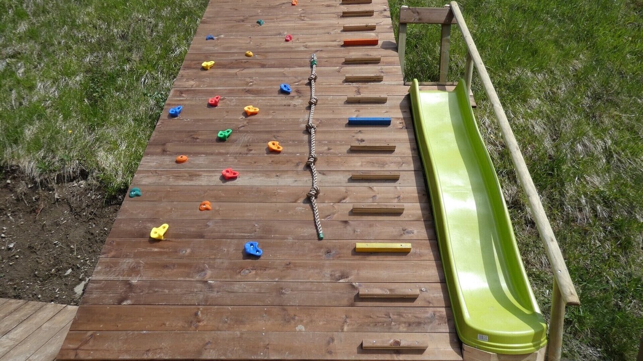 Photo of Outdoor in Thones