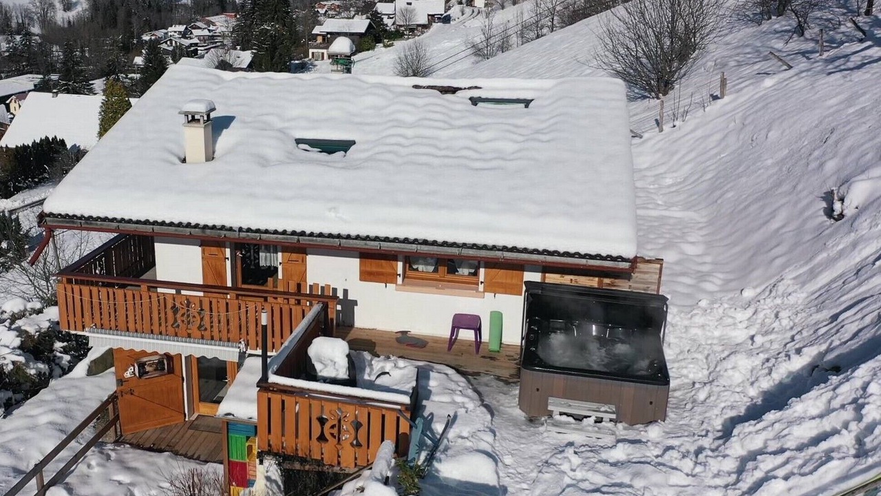 Photo of Outdoor in Thones