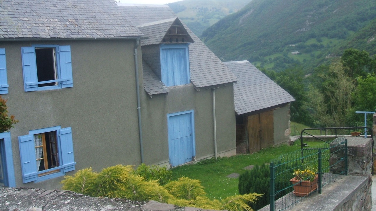 Photo of Outdoor in Sarrancolin