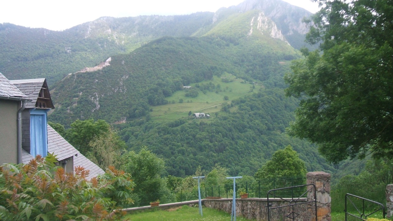 Photo of Others in Sarrancolin