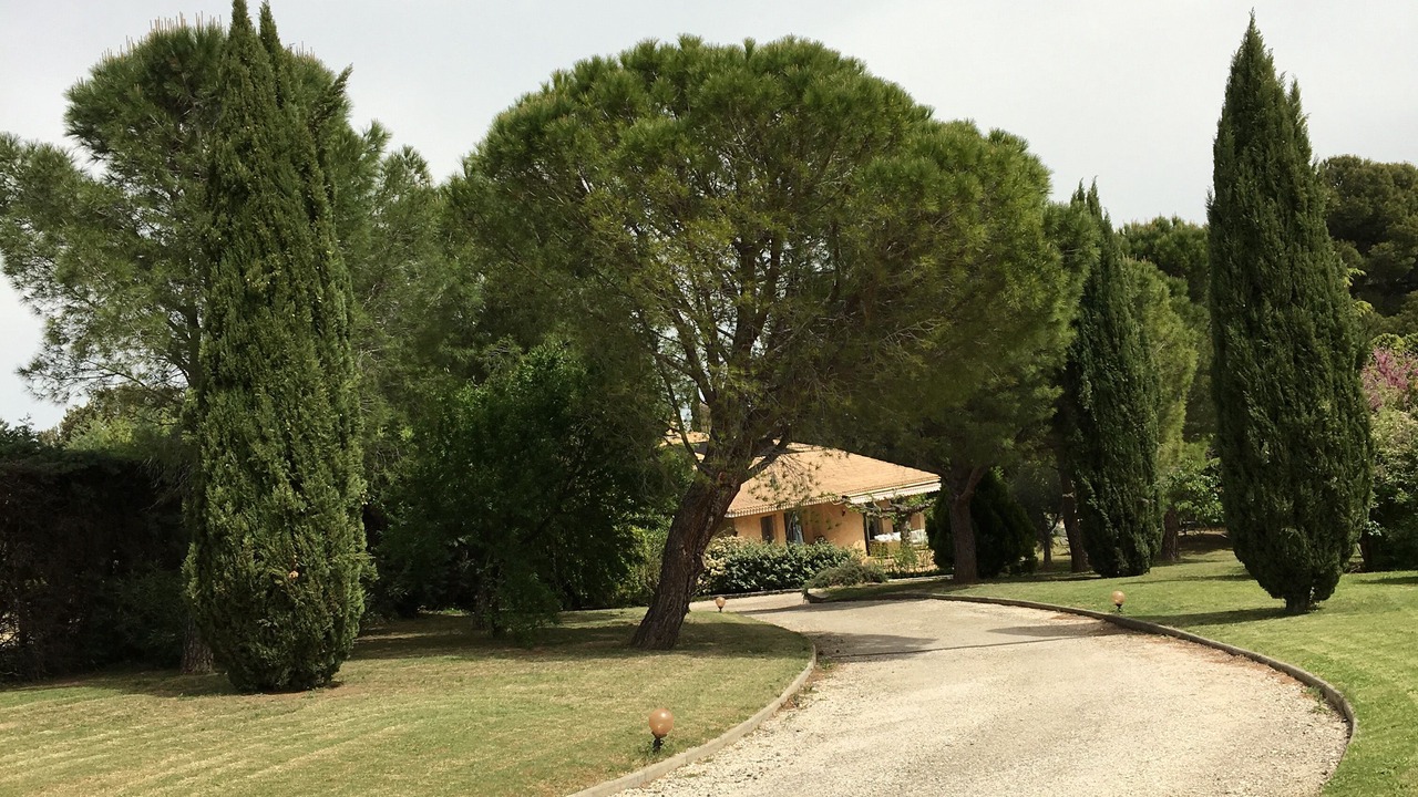 Photo of Outdoor in Chateauneuf-de-Gadagne