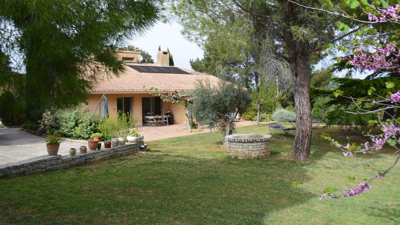 Photo of Patio Balcony in Chateauneuf-de-Gadagne