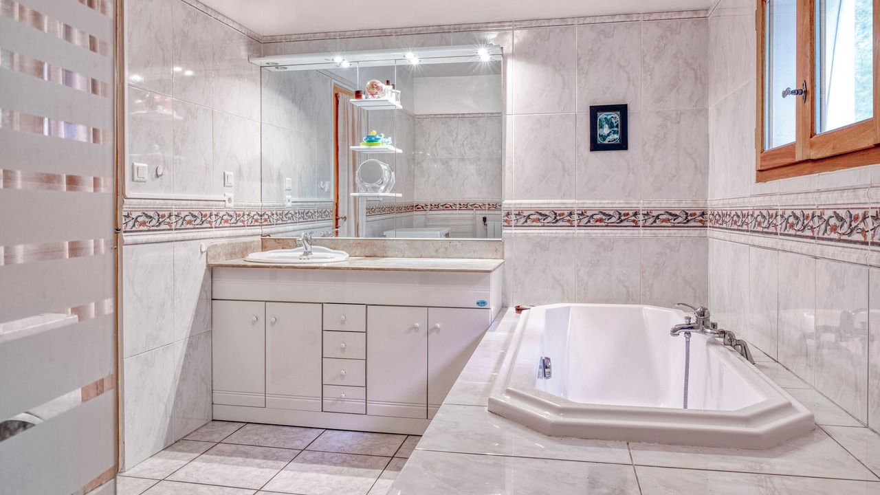 Photo of Bathroom in Albieres