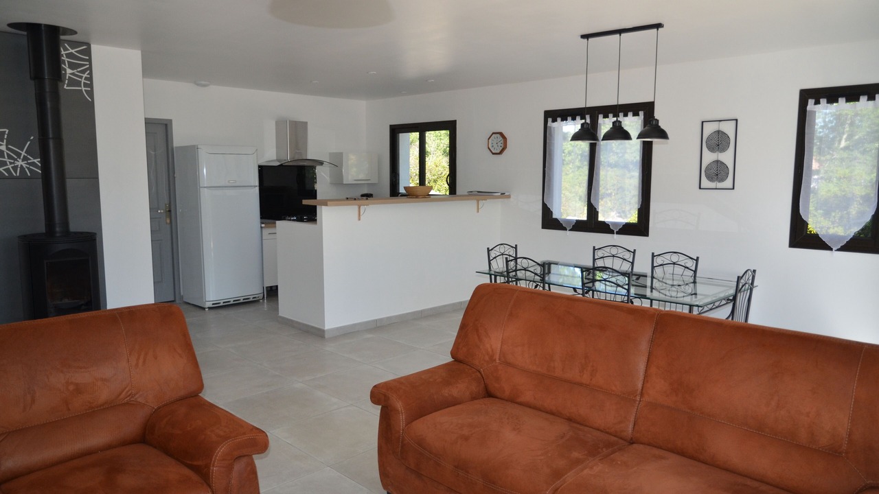 Photo of Livingroom in Saint Alban Auriolles