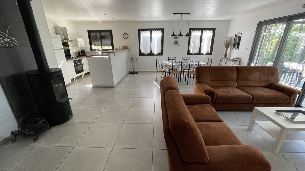 Photo of Livingroom in Saint Alban Auriolles