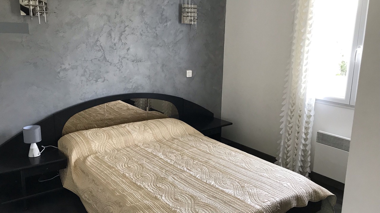 Photo of Bedroom in Sorgues