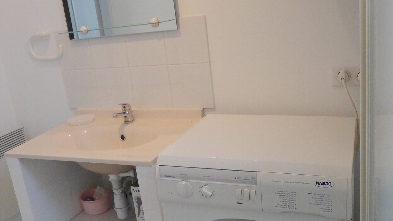 Photo of Bathroom in Saint Alban Auriolles