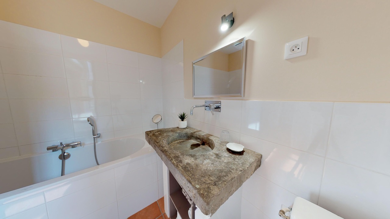 Photo of Bathroom in Fabrezan