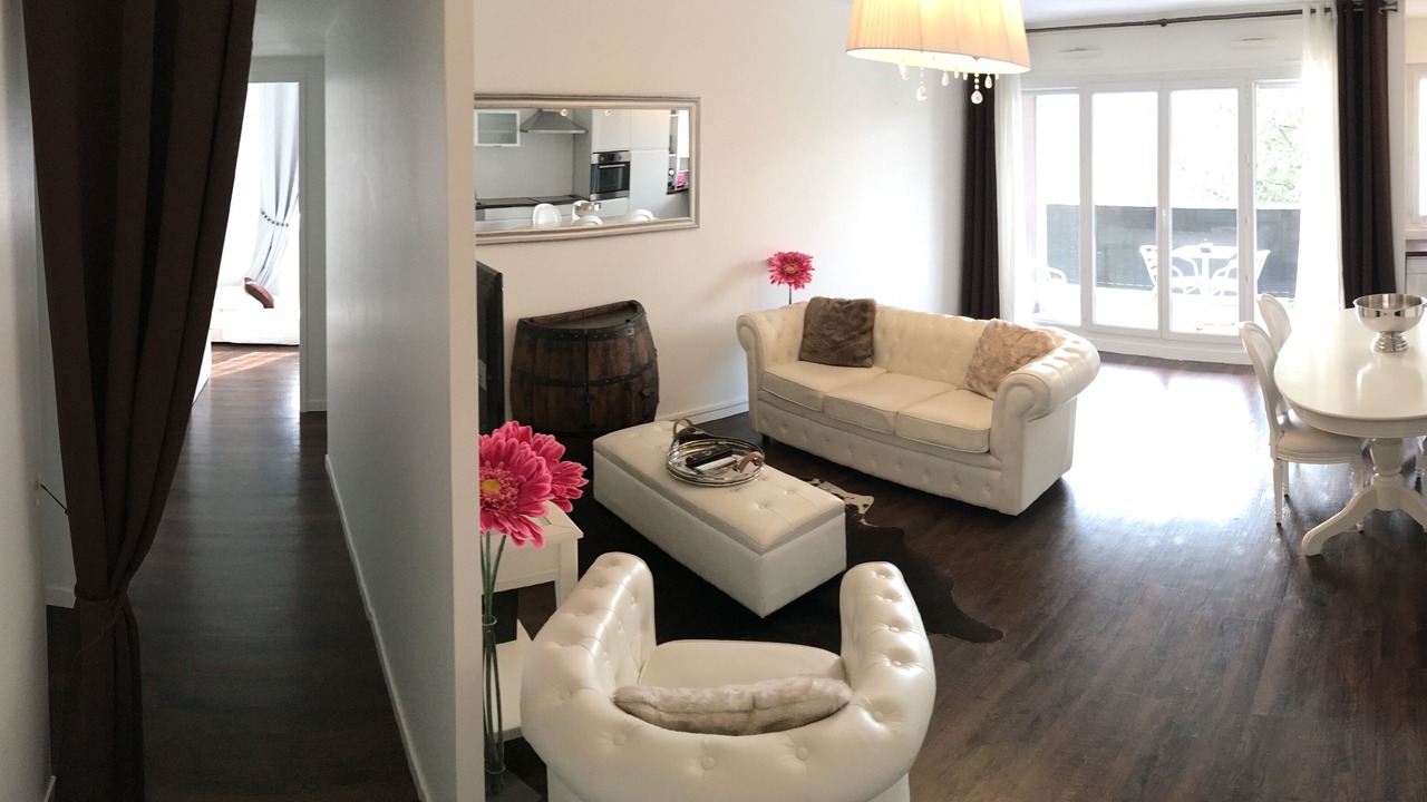 Photo of Livingroom in Ferney-Voltaire