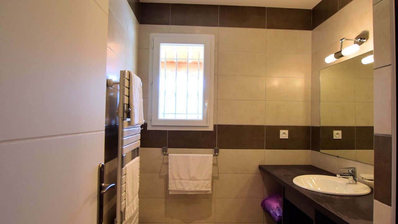 Photo of Bathroom in Cadenet