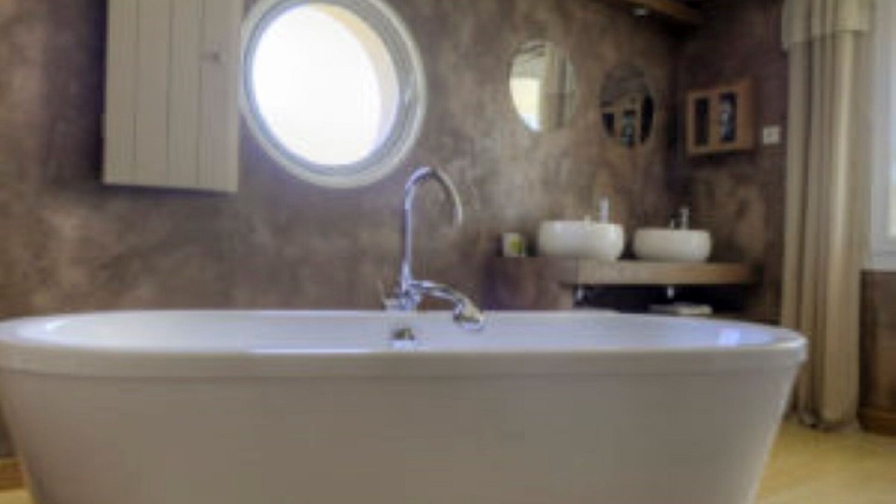 Photo of Bathroom in Venelles