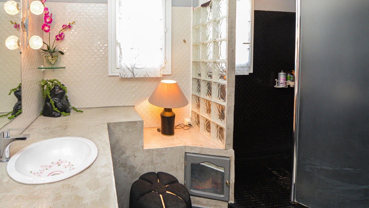 Photo of Bathroom in Saint-Martin-de-Crau