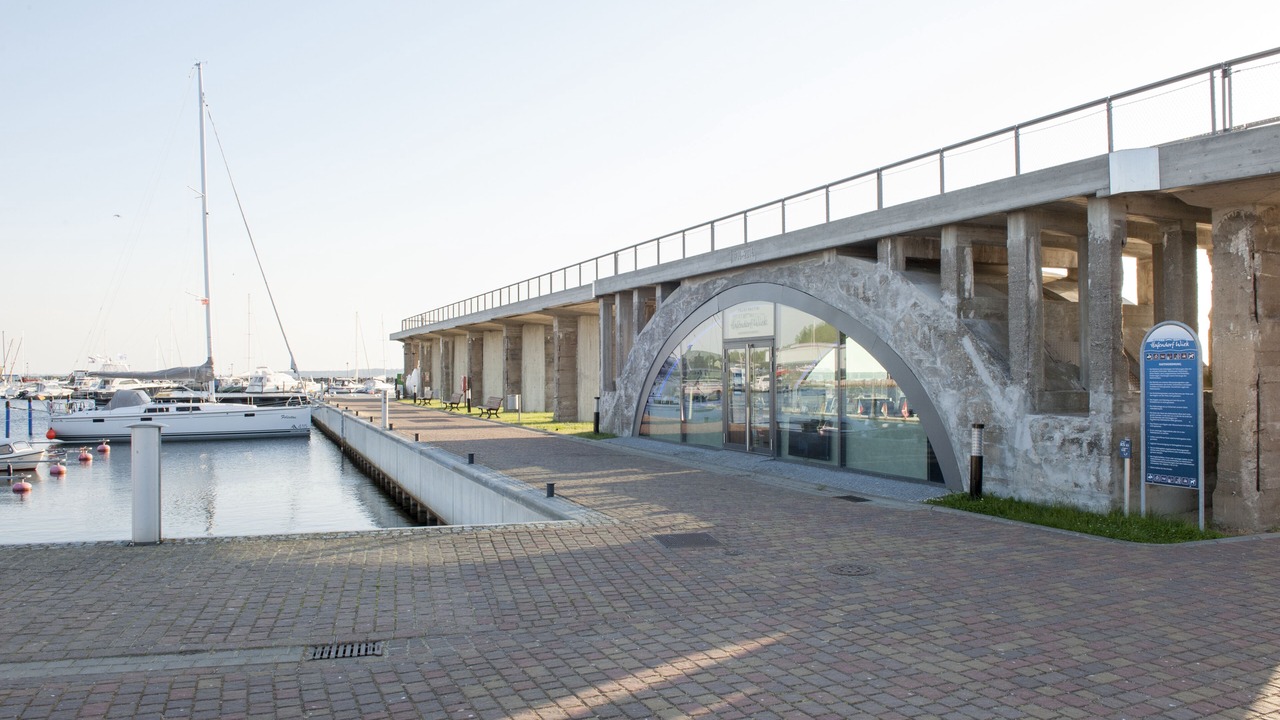 Photo of Others in Wiek