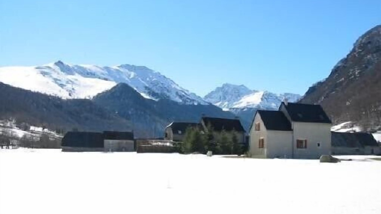 Photo of Outdoor in Campan