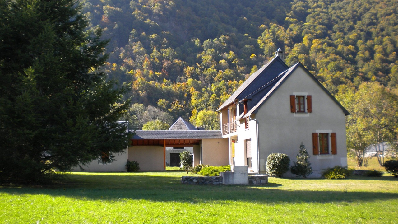Photo of Outdoor in Campan