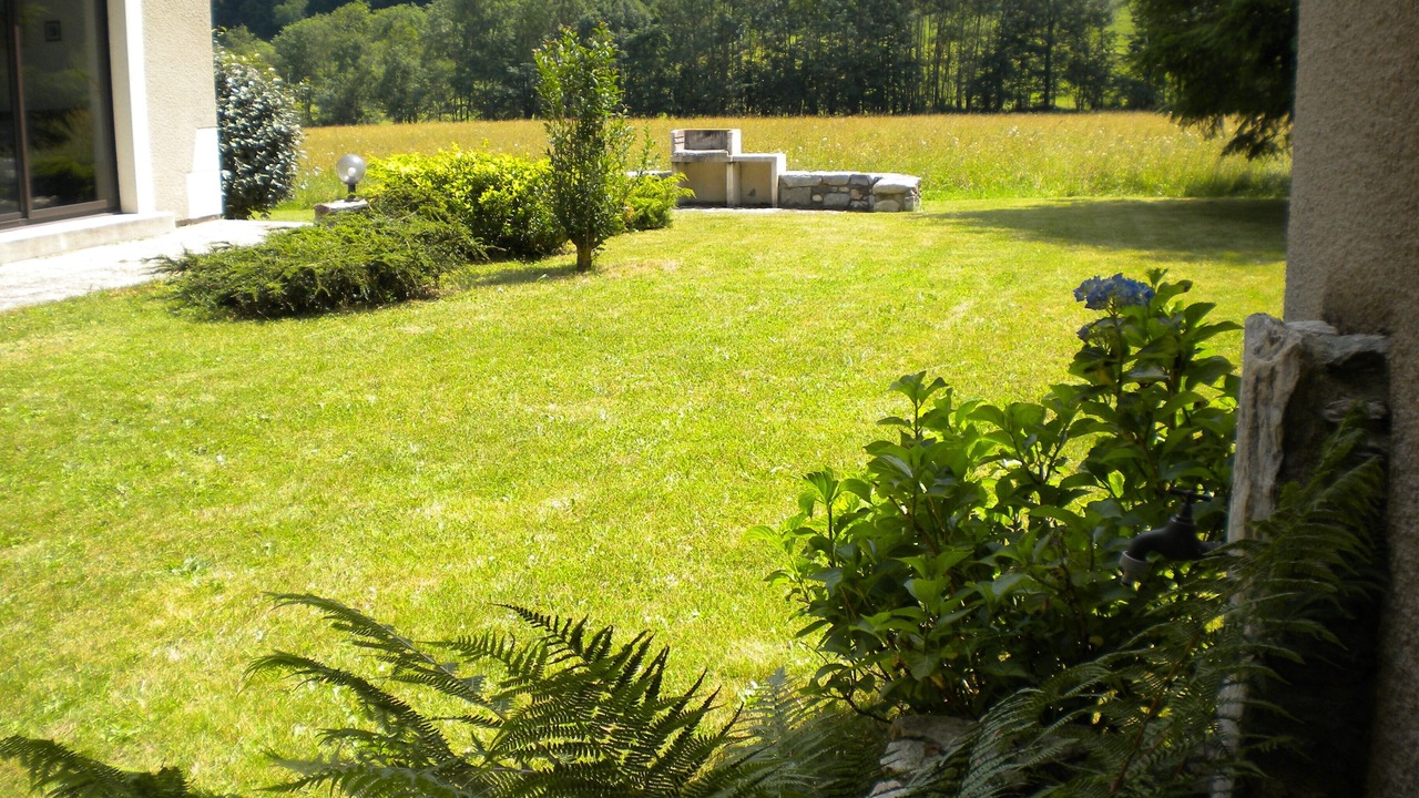 Photo of Outdoor in Campan