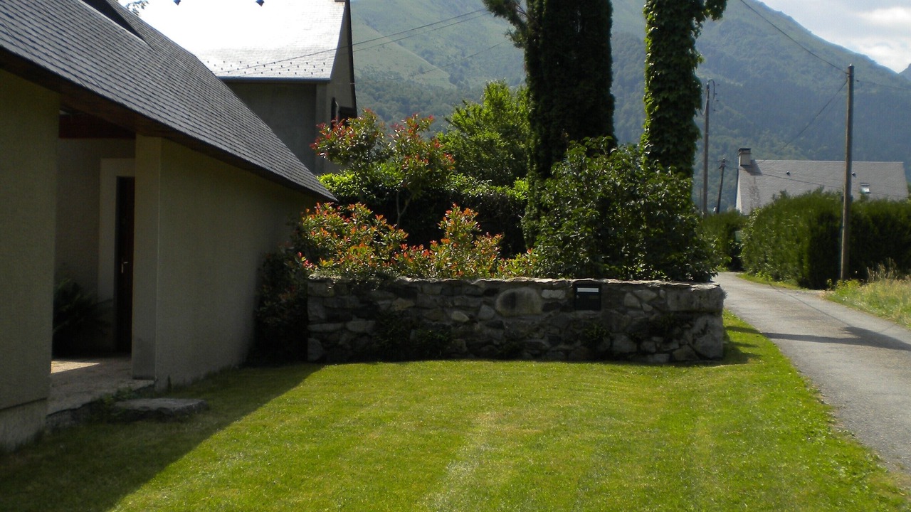 Photo of Outdoor in Campan