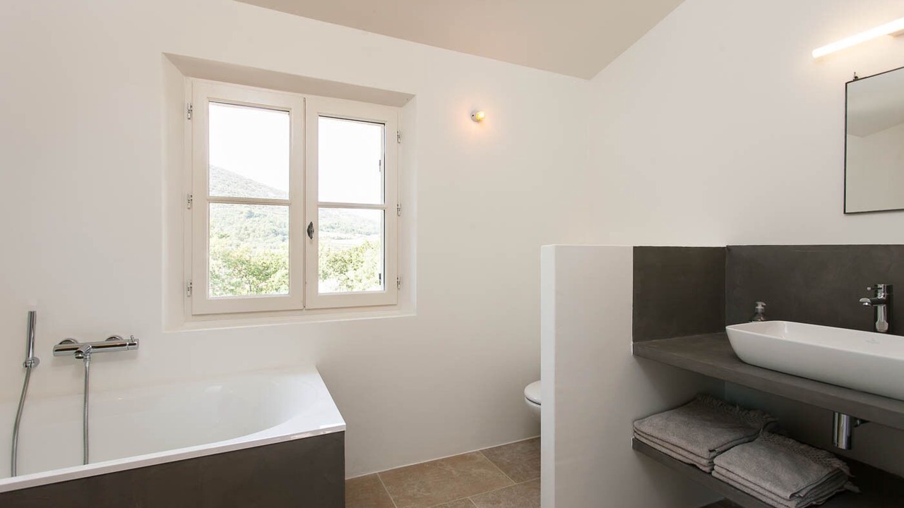 Photo of Bathroom in Bonnieux