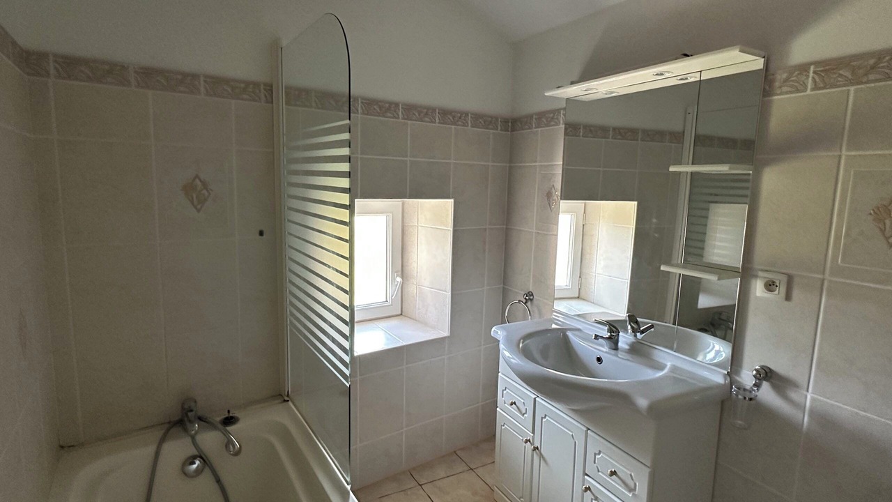 Photo of Bathroom in Uzes