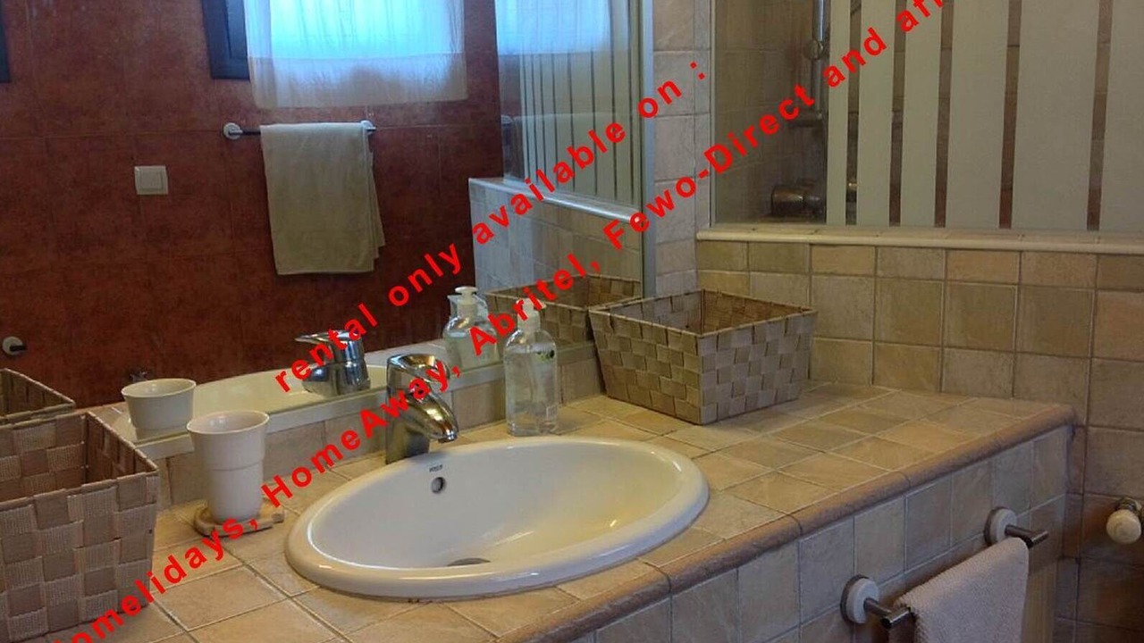 Photo of Bathroom in Pals