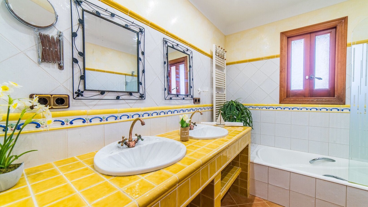 Photo of Bathroom in Muro