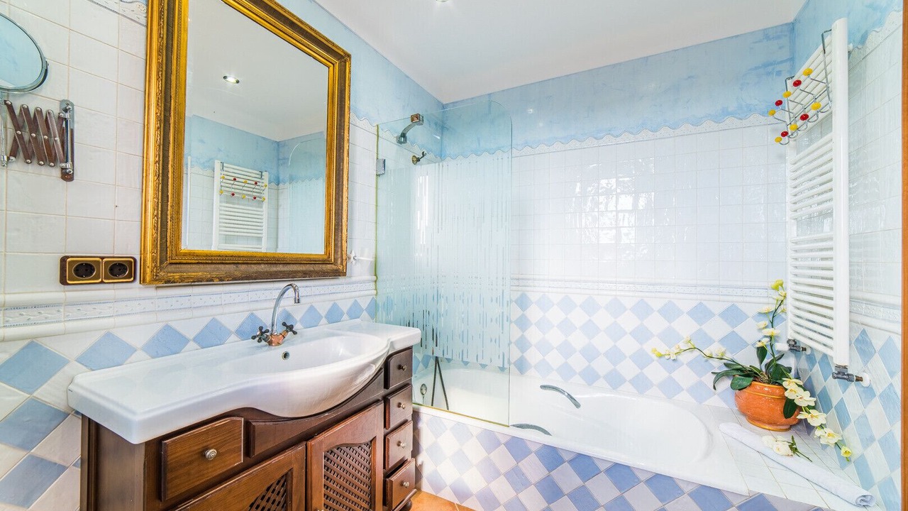 Photo of Bathroom in Muro