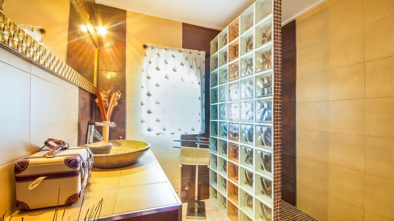 Photo of Bathroom in Lloseta
