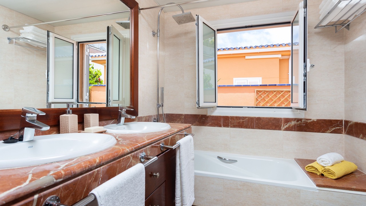 Photo of Bathroom in Santiago del Teide