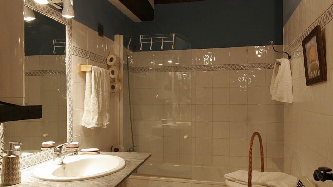 Photo of Bathroom in Robledillo de Gata