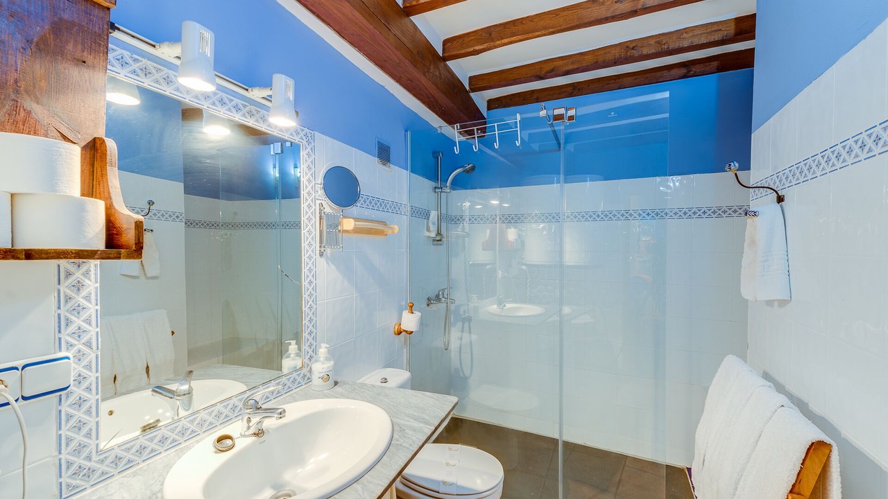 Photo of Bathroom in Robledillo de Gata