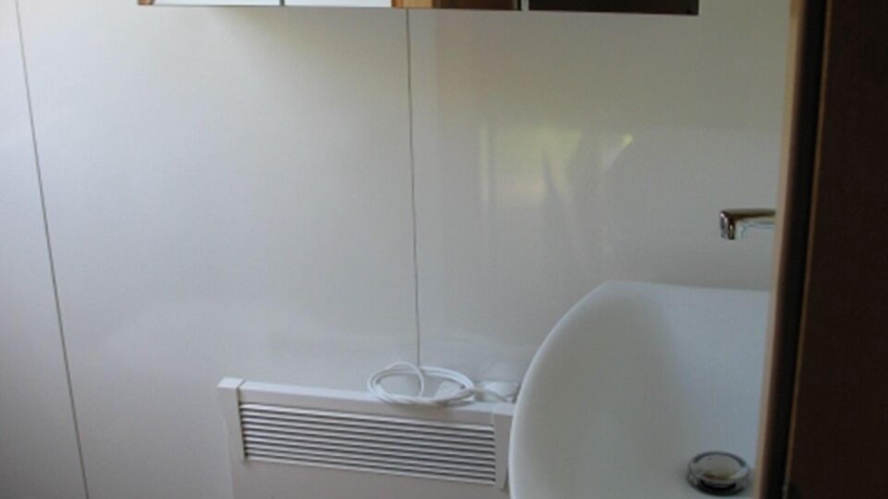 Photo of Bathroom in Damp