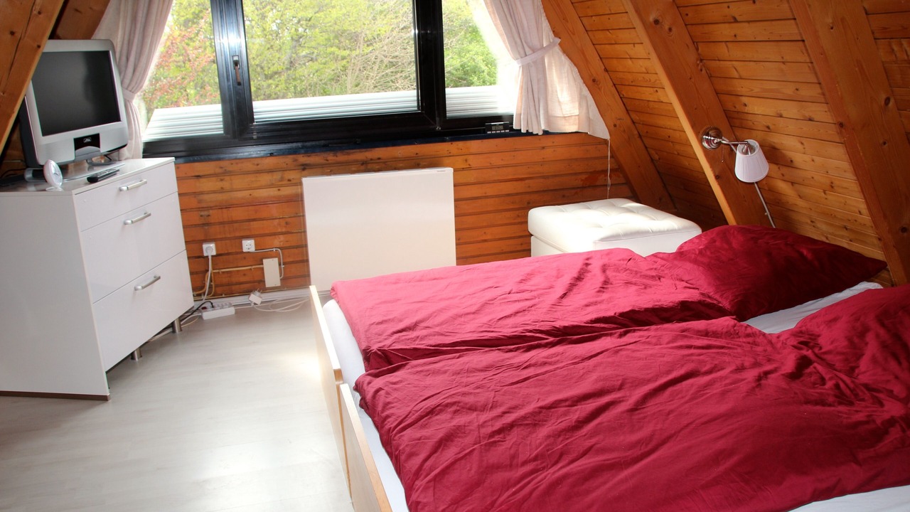 Photo of Bedroom in Damp