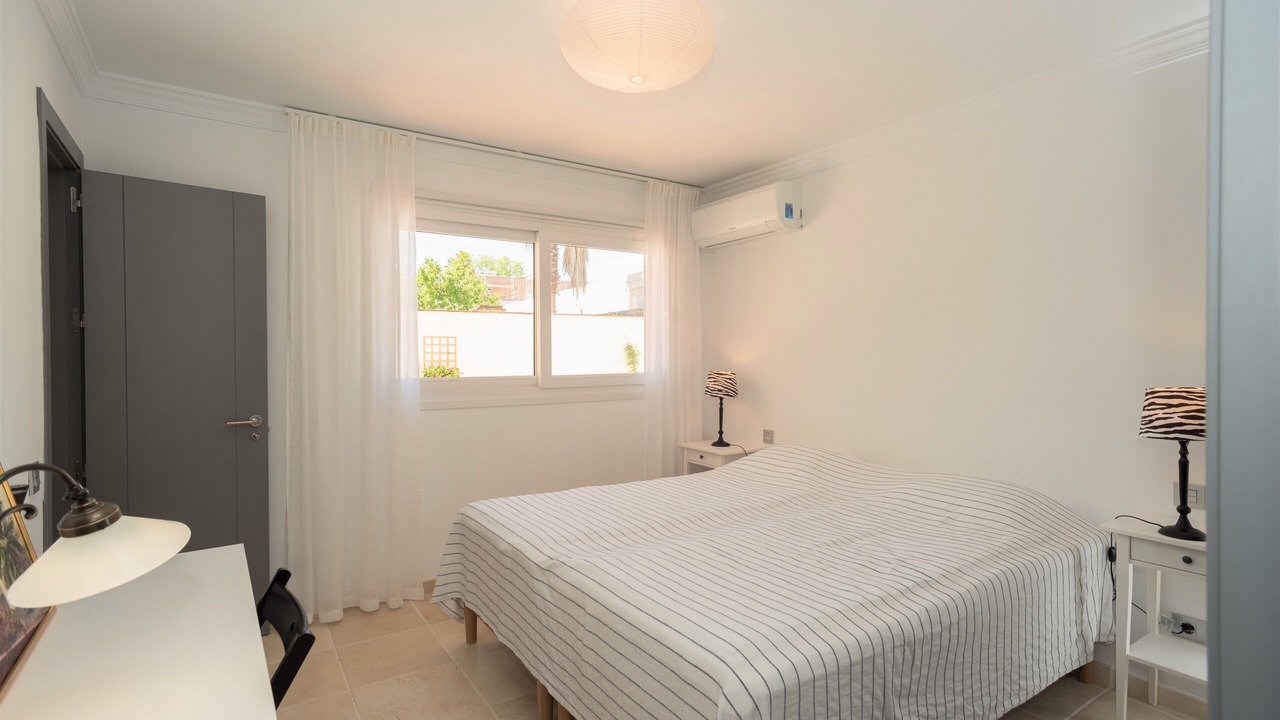 Photo of Bedroom in New Golden Mile